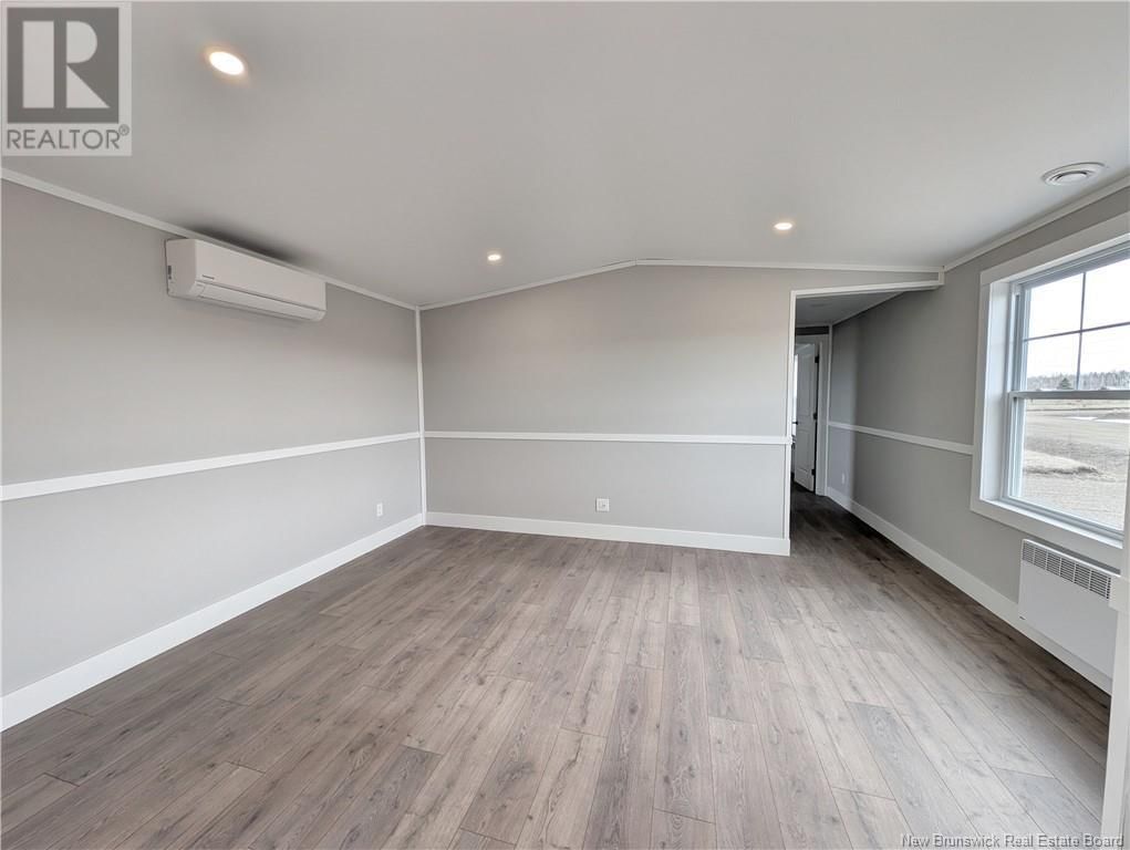 6 CHRISTINE/MARTIN STREET Image 5