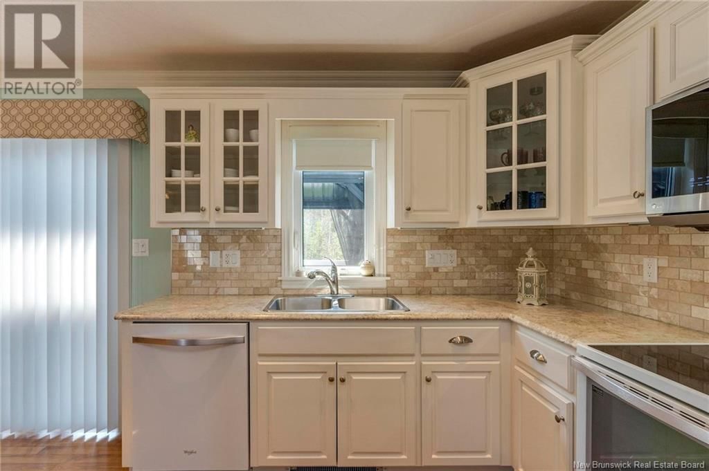 66 SQUIRE AVENUE Image 13