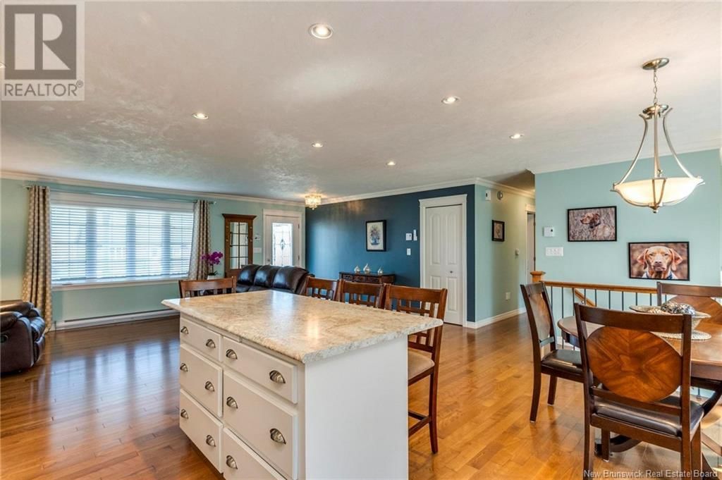 66 SQUIRE AVENUE Image 14