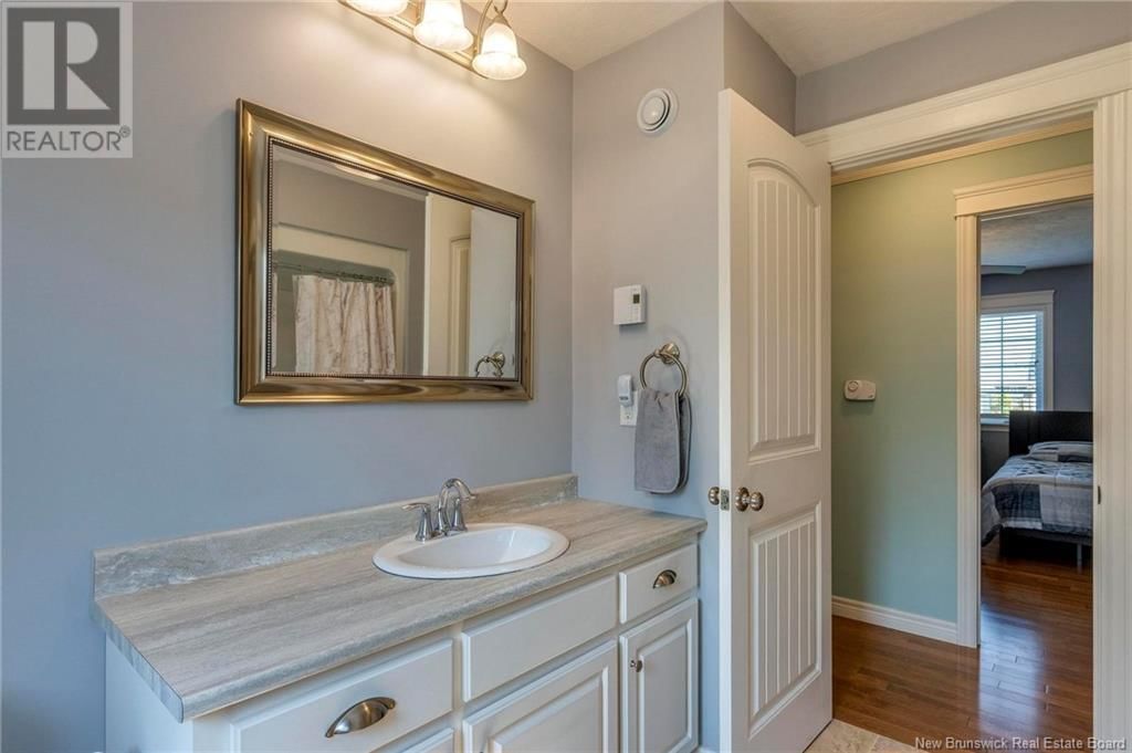 66 SQUIRE AVENUE Image 17