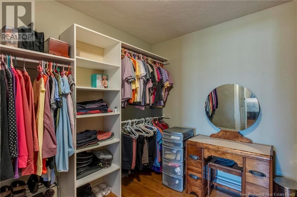 66 SQUIRE AVENUE Image 29