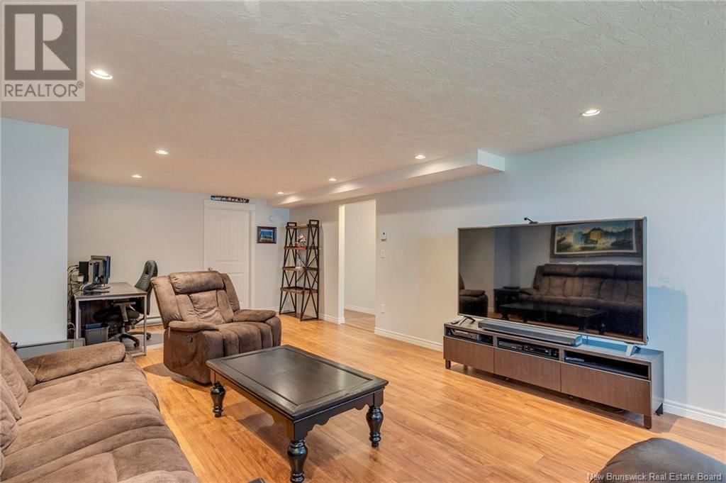 66 SQUIRE AVENUE Image 31
