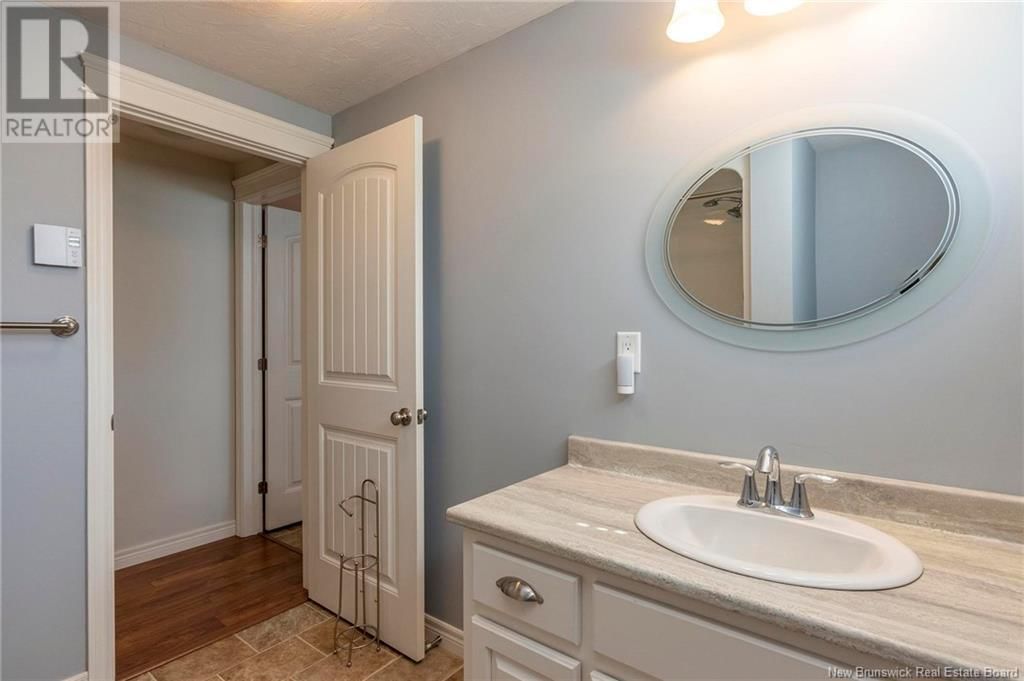 66 SQUIRE AVENUE Image 40