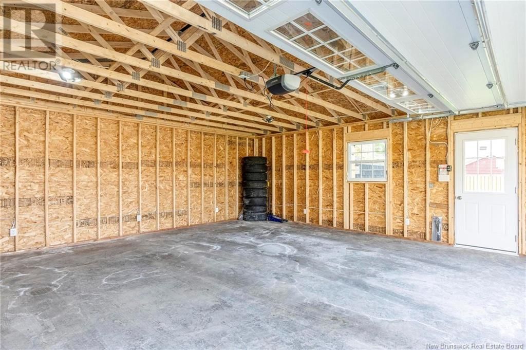 66 SQUIRE AVENUE Image 44