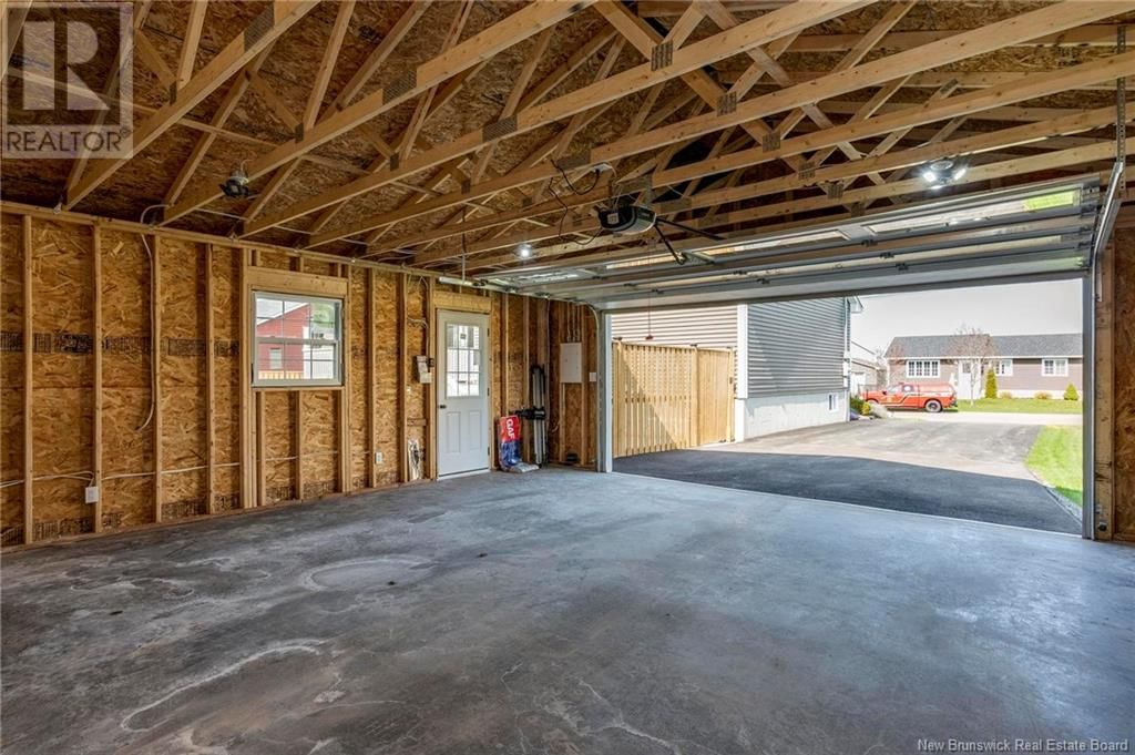 66 SQUIRE AVENUE Image 45