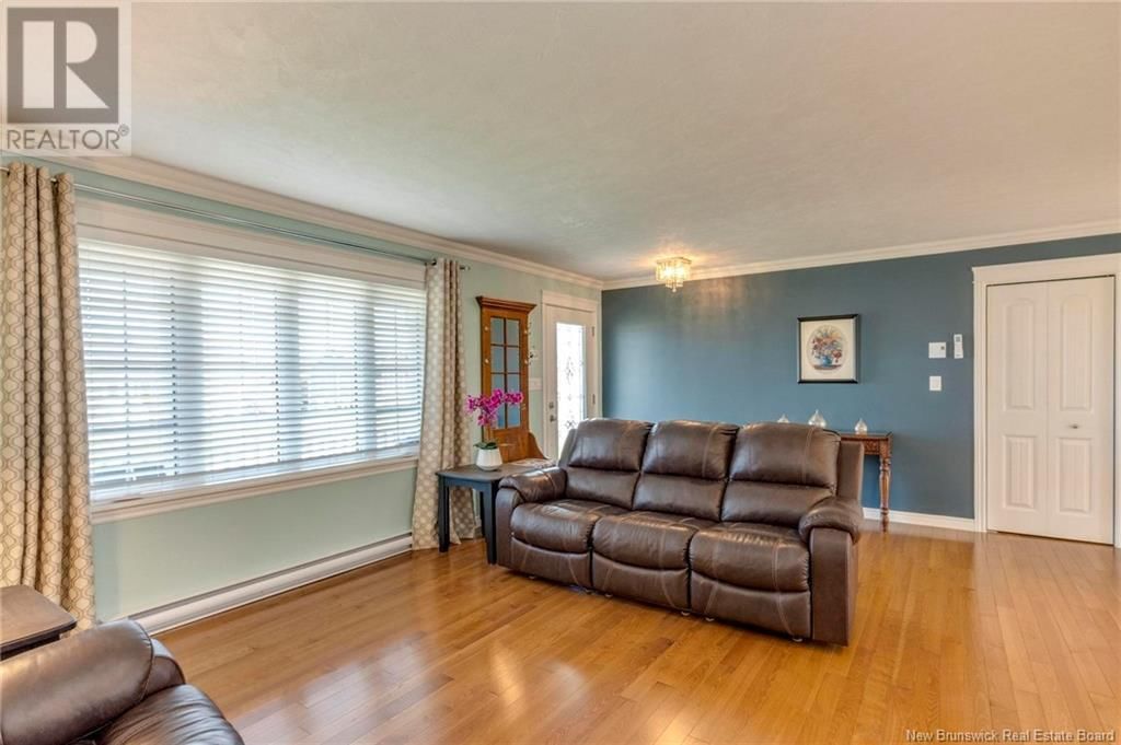 66 SQUIRE AVENUE Image 5