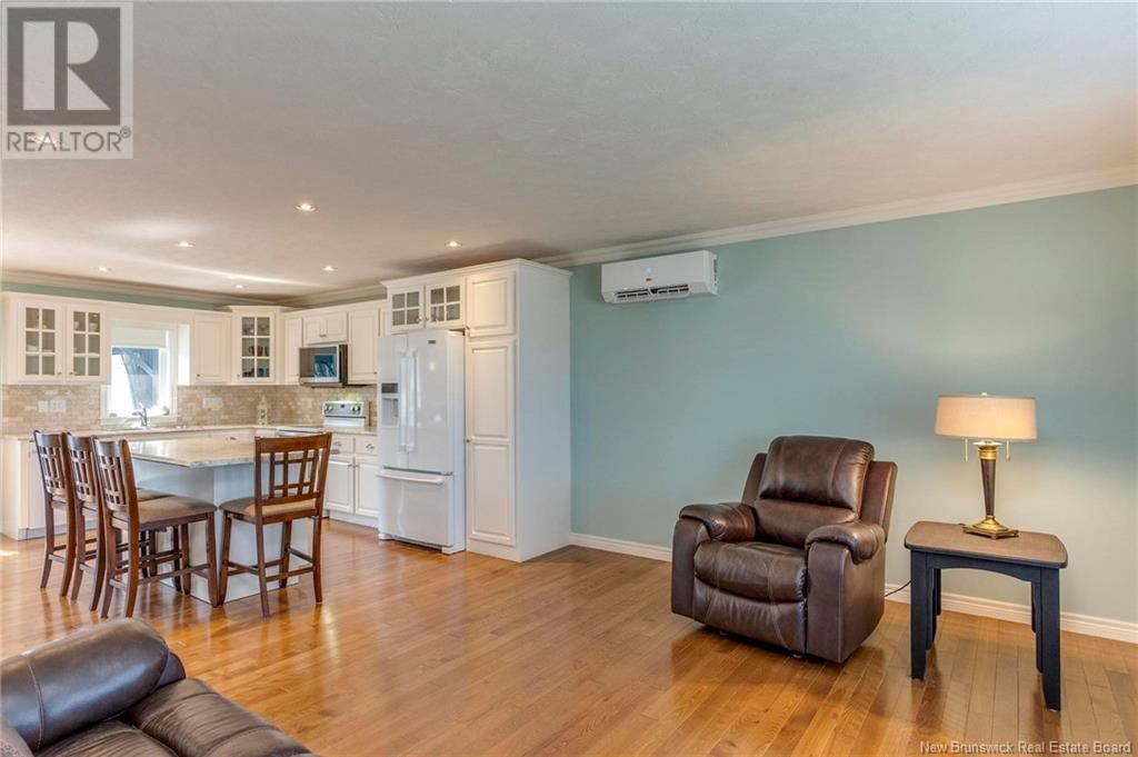 66 SQUIRE AVENUE Image 8