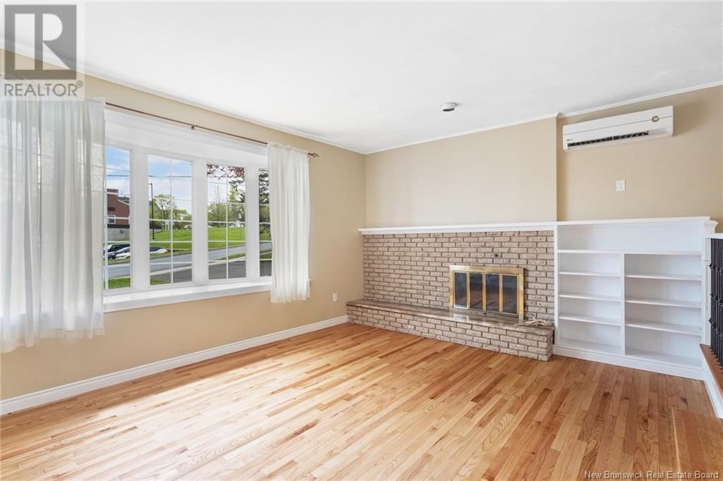 727 WINDSOR STREET Image 10