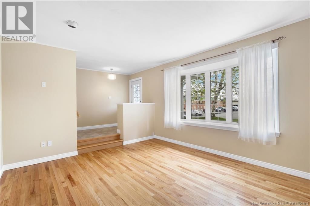 727 WINDSOR STREET Image 11