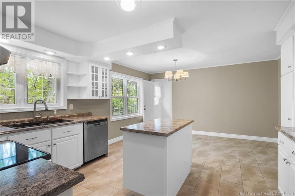727 WINDSOR STREET Image 15