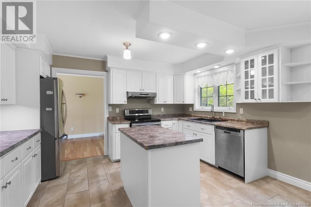 727 WINDSOR STREET Image 16