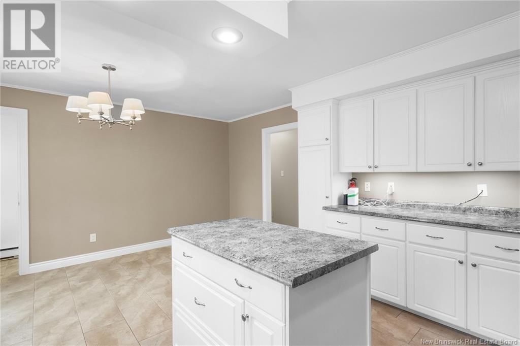 727 WINDSOR STREET Image 18