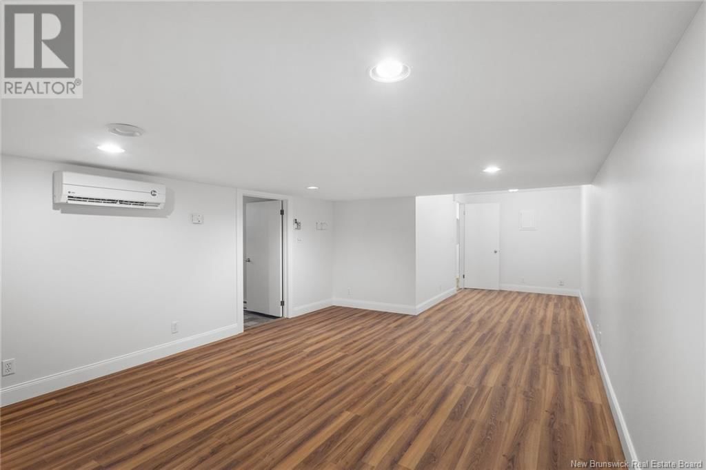 727 WINDSOR STREET Image 33