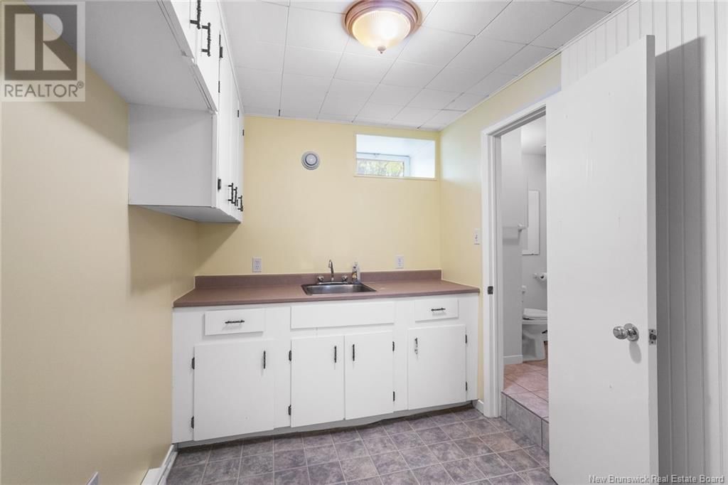 727 WINDSOR STREET Image 34