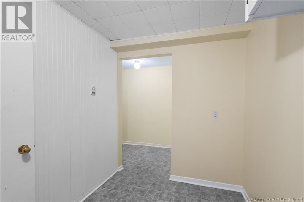 727 WINDSOR STREET Image 35