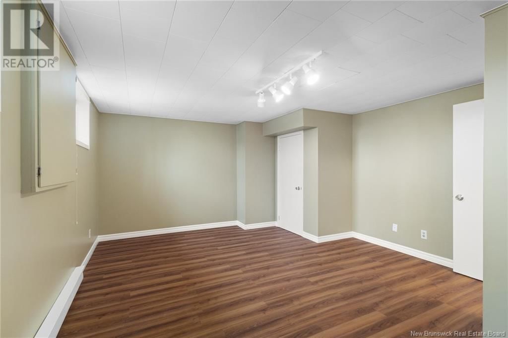 727 WINDSOR STREET Image 36