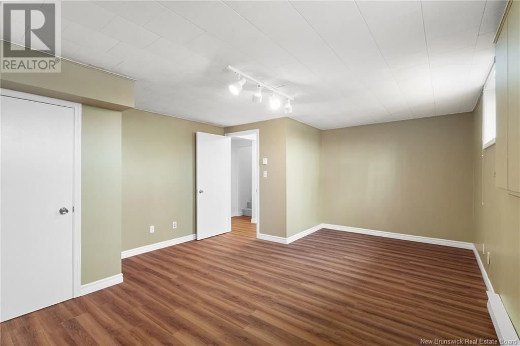 727 WINDSOR STREET Image 37