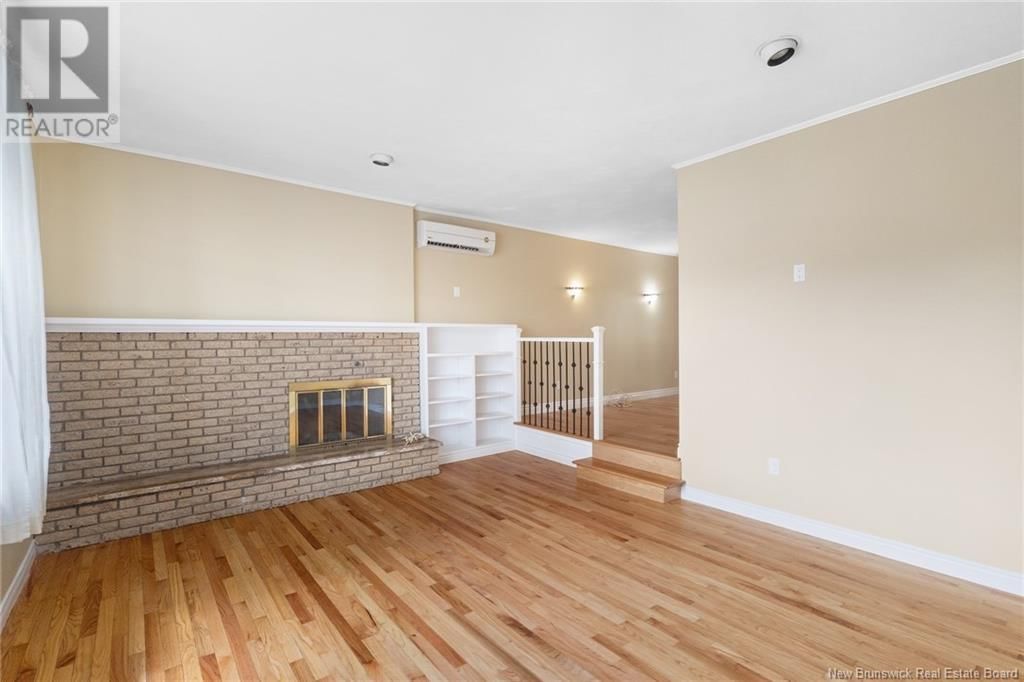 727 WINDSOR STREET Image 9