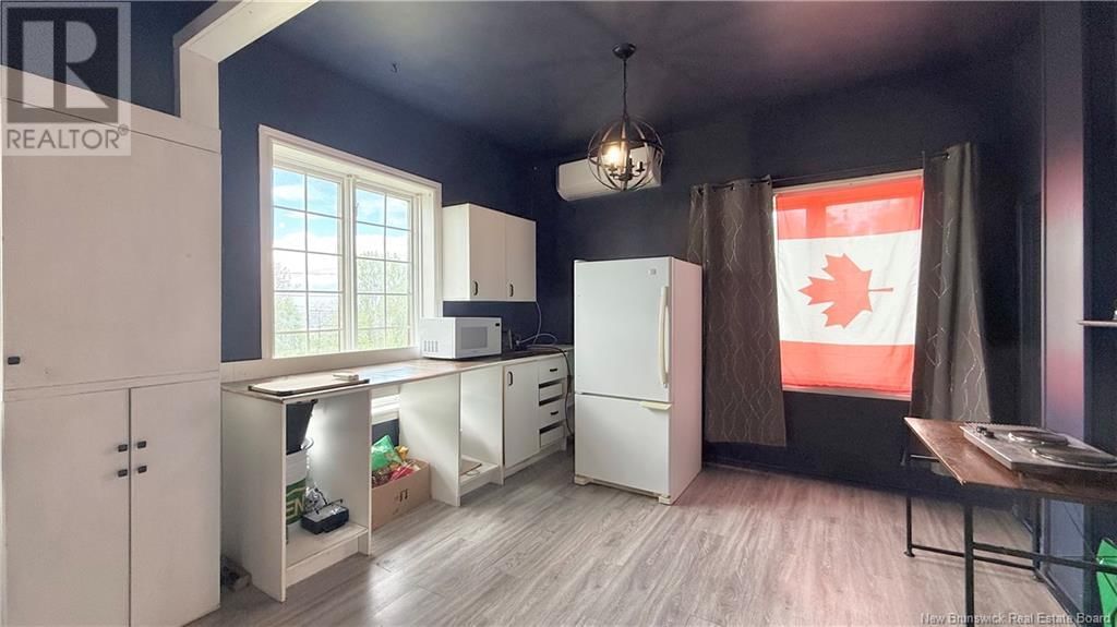 1740 BRIDEAU AVENUE Image 17