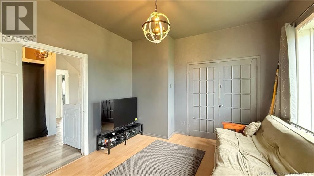 1740 BRIDEAU AVENUE Image 21