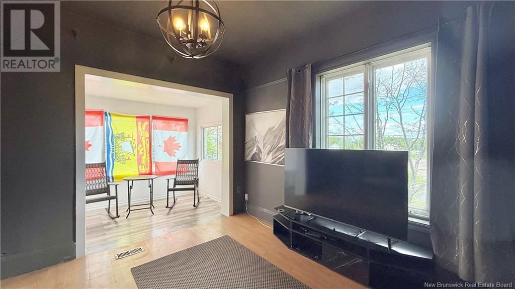 1740 BRIDEAU AVENUE Image 26