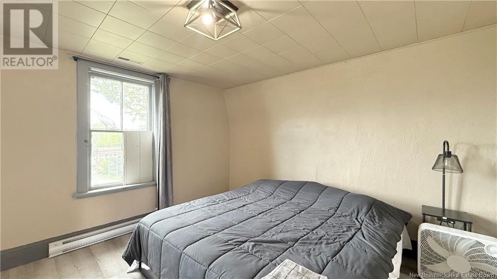 1740 BRIDEAU AVENUE Image 30