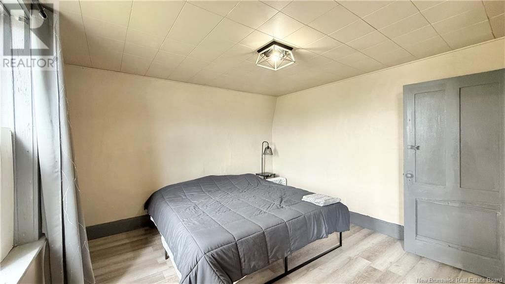 1740 BRIDEAU AVENUE Image 31