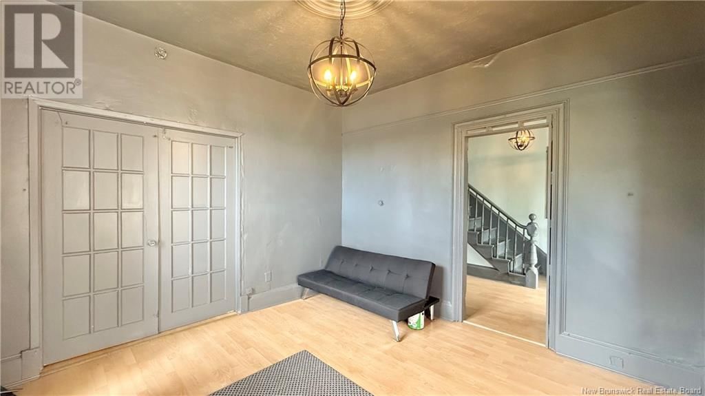 1740 BRIDEAU AVENUE Image 32