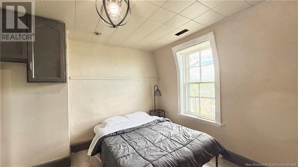 1740 BRIDEAU AVENUE Image 34