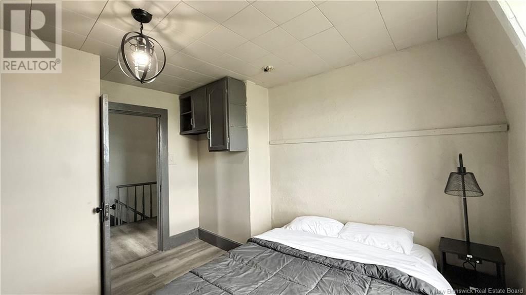 1740 BRIDEAU AVENUE Image 35
