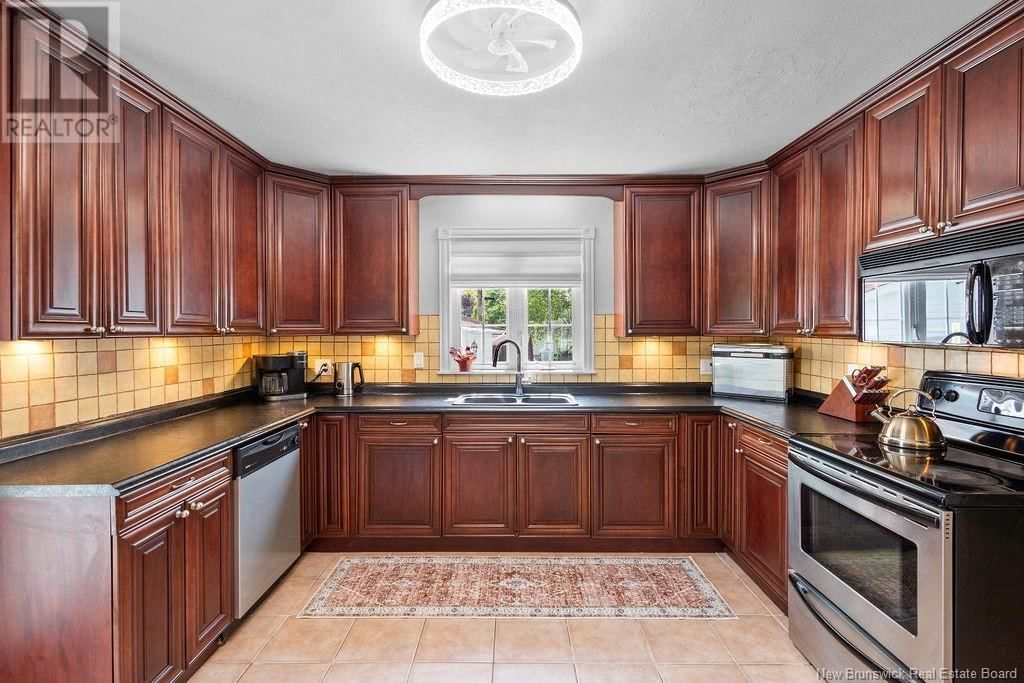 284 TROY AVENUE Image 12