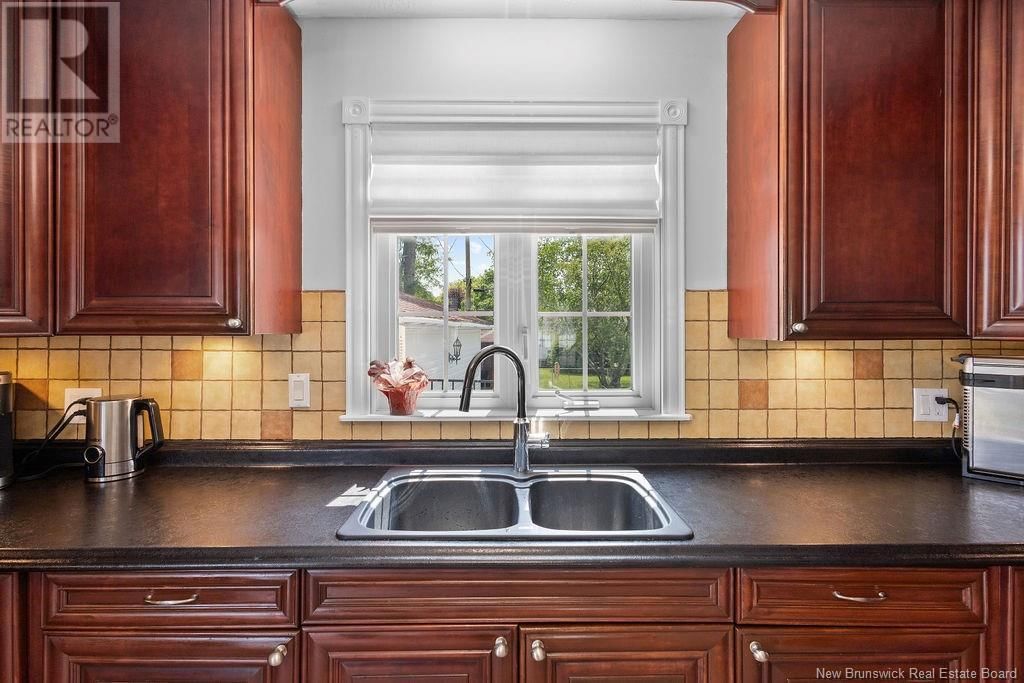 284 TROY AVENUE Image 14