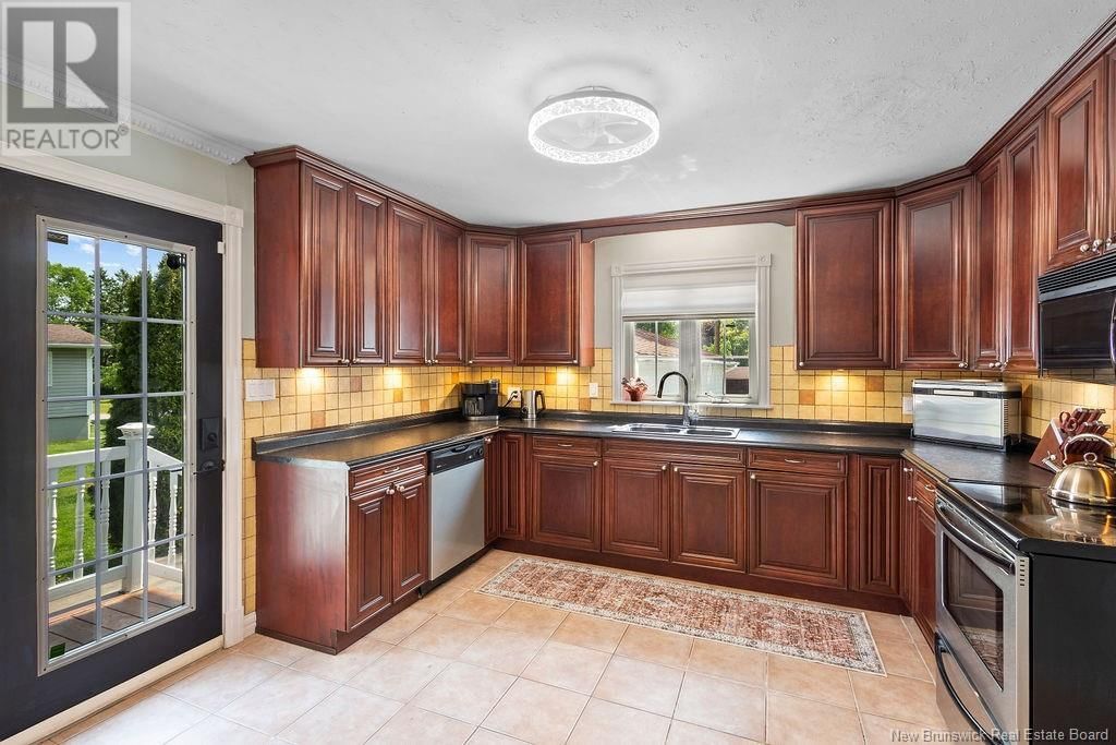 284 TROY AVENUE Image 15