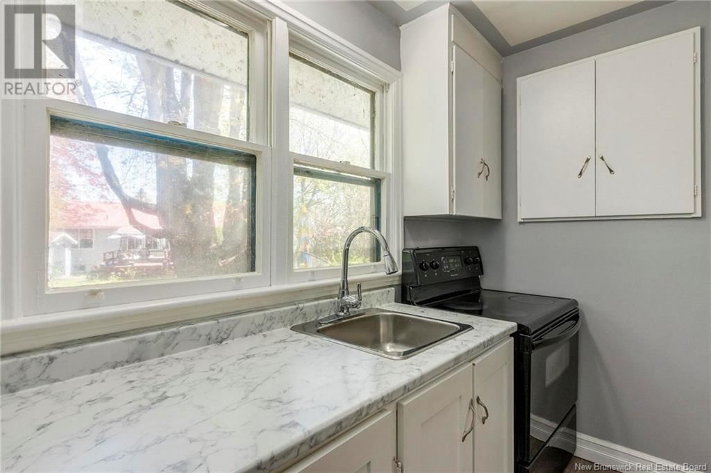 8 SILVER CRESCENT Image 14