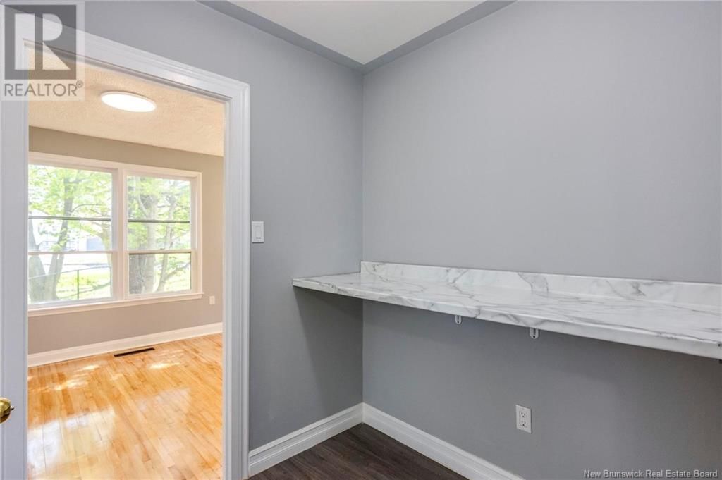 8 SILVER CRESCENT Image 15