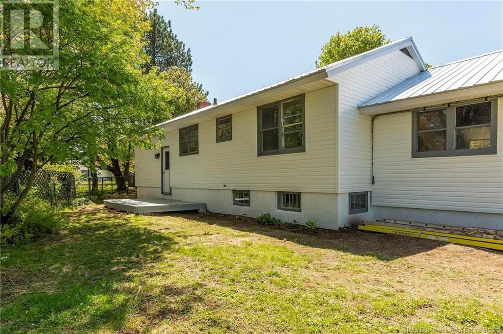 8 SILVER CRESCENT Image 34
