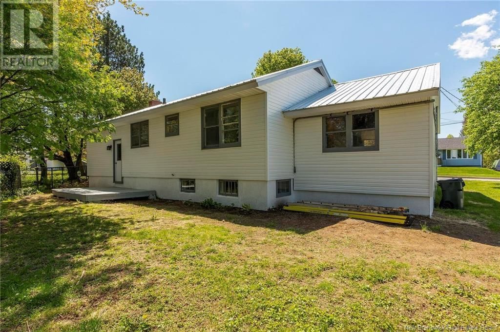 8 SILVER CRESCENT Image 35