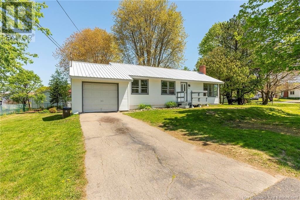 8 SILVER CRESCENT Image 37