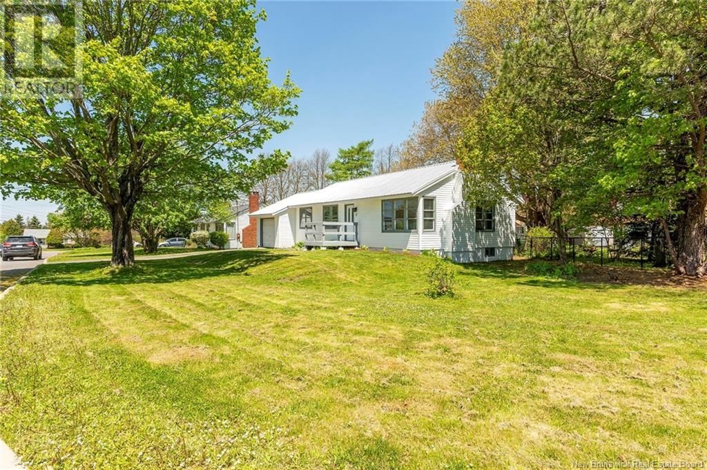 8 SILVER CRESCENT Image 39