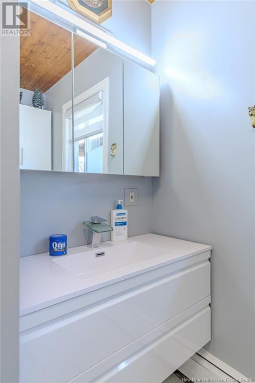 2745 LOCH LOMOND ROAD Image 17