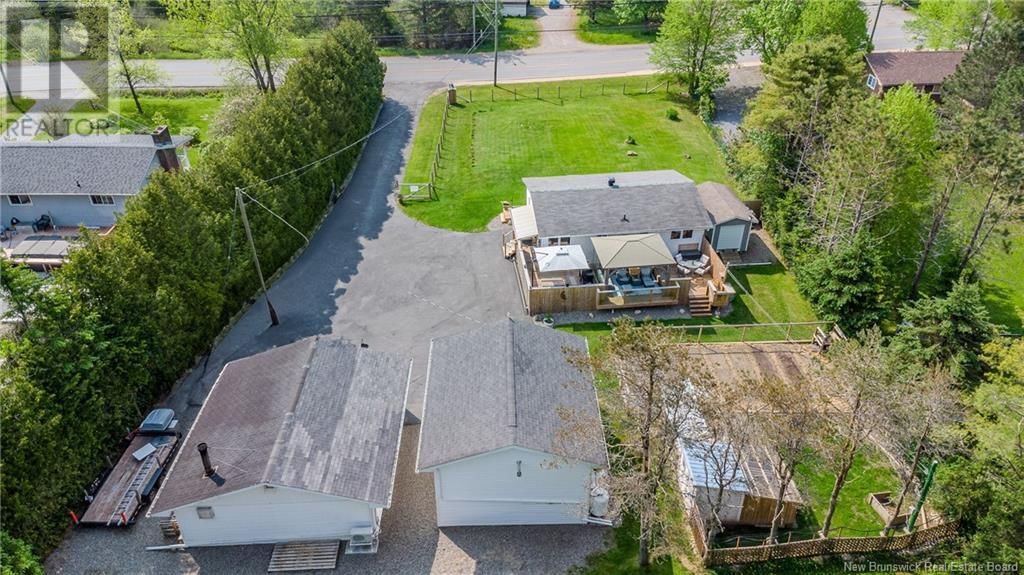 2745 LOCH LOMOND ROAD Image 34