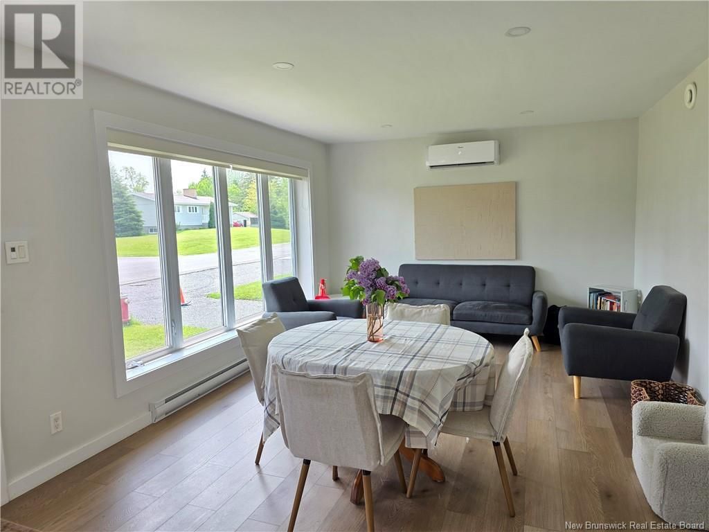 210 MARIE Image 10