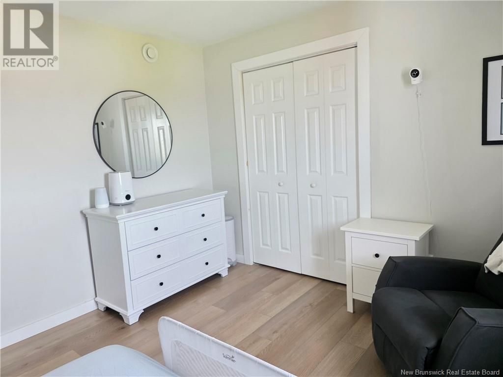 210 MARIE Image 18