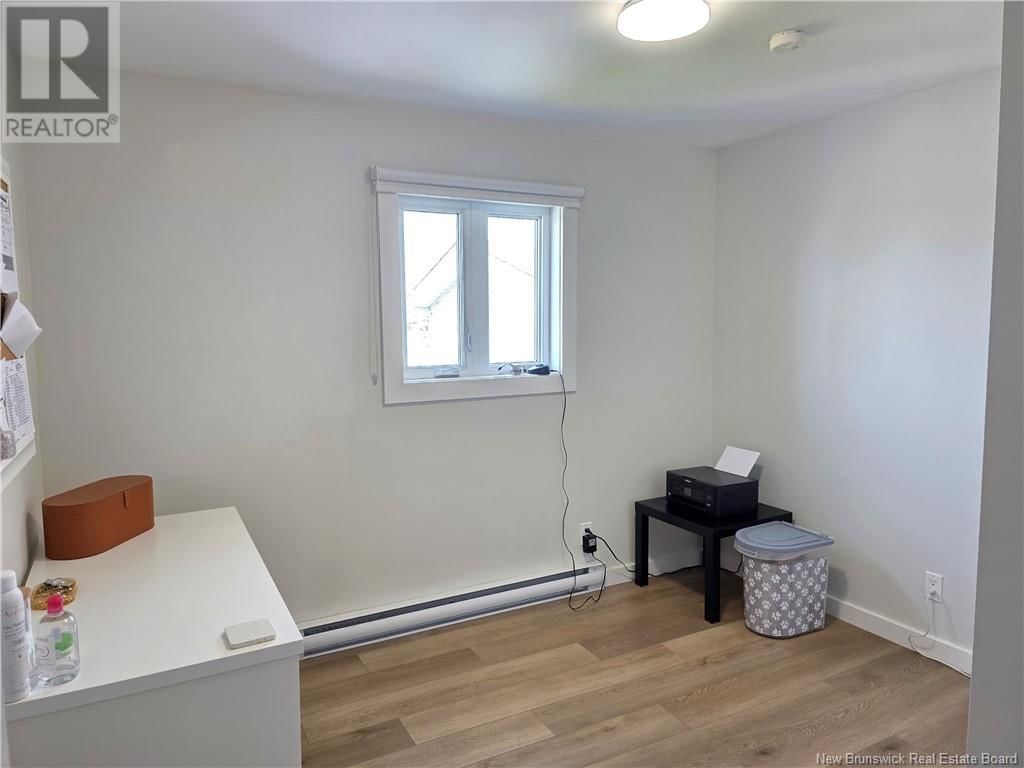 210 MARIE Image 19