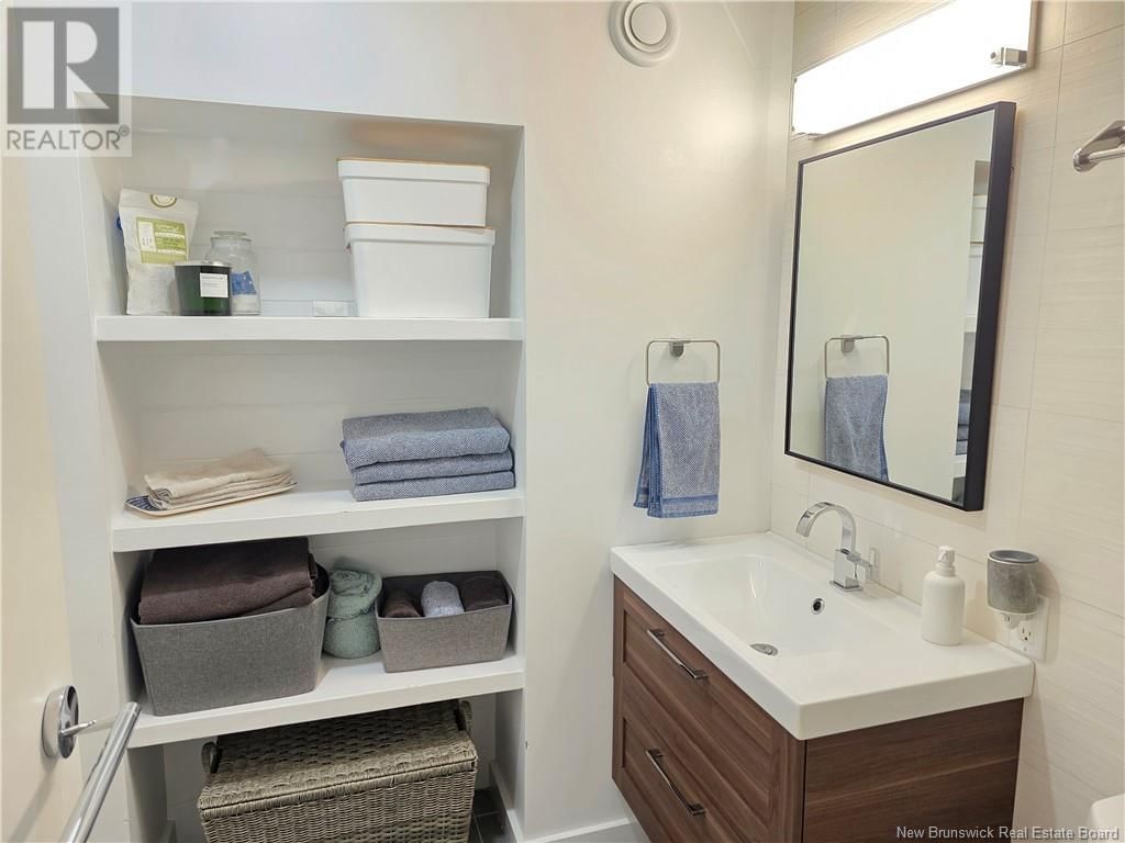 210 MARIE Image 22