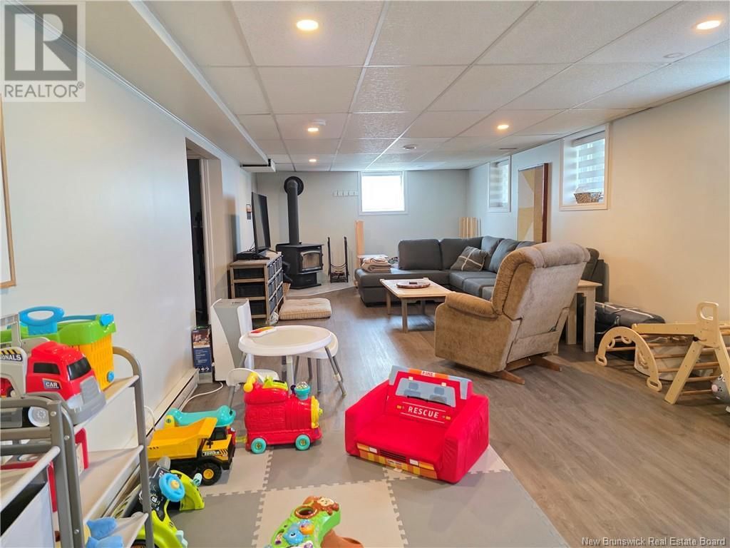 210 MARIE Image 23