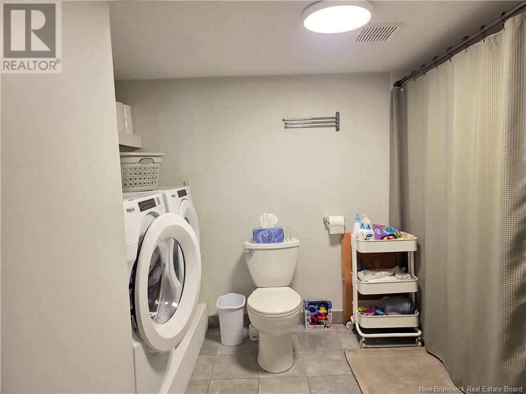 210 MARIE Image 27