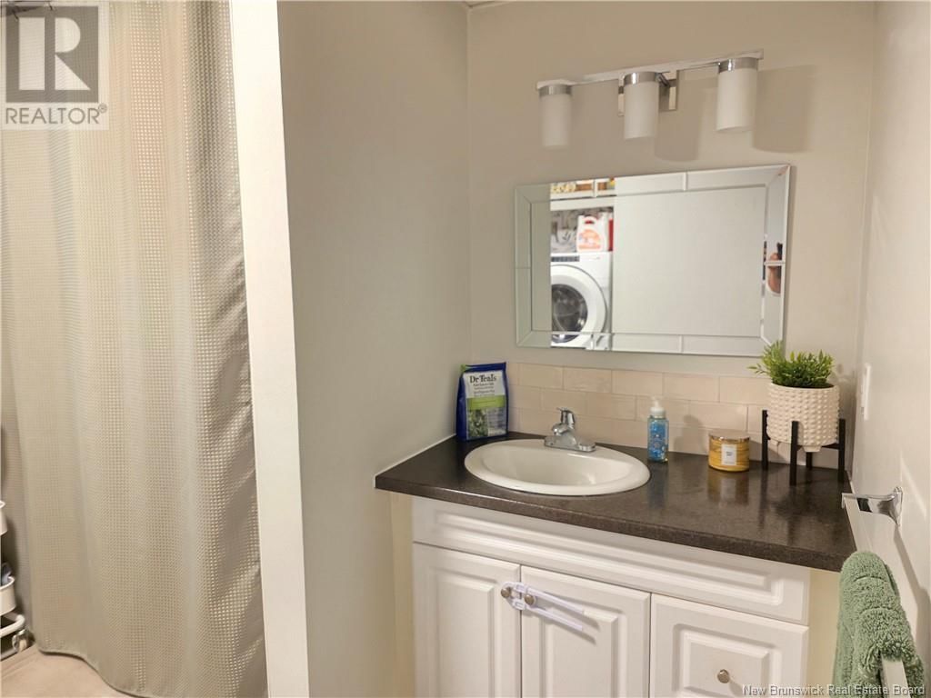 210 MARIE Image 28