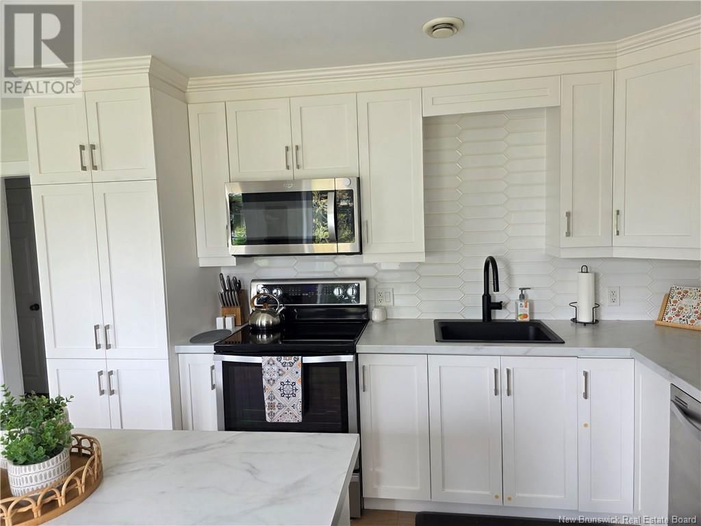 210 MARIE Image 7