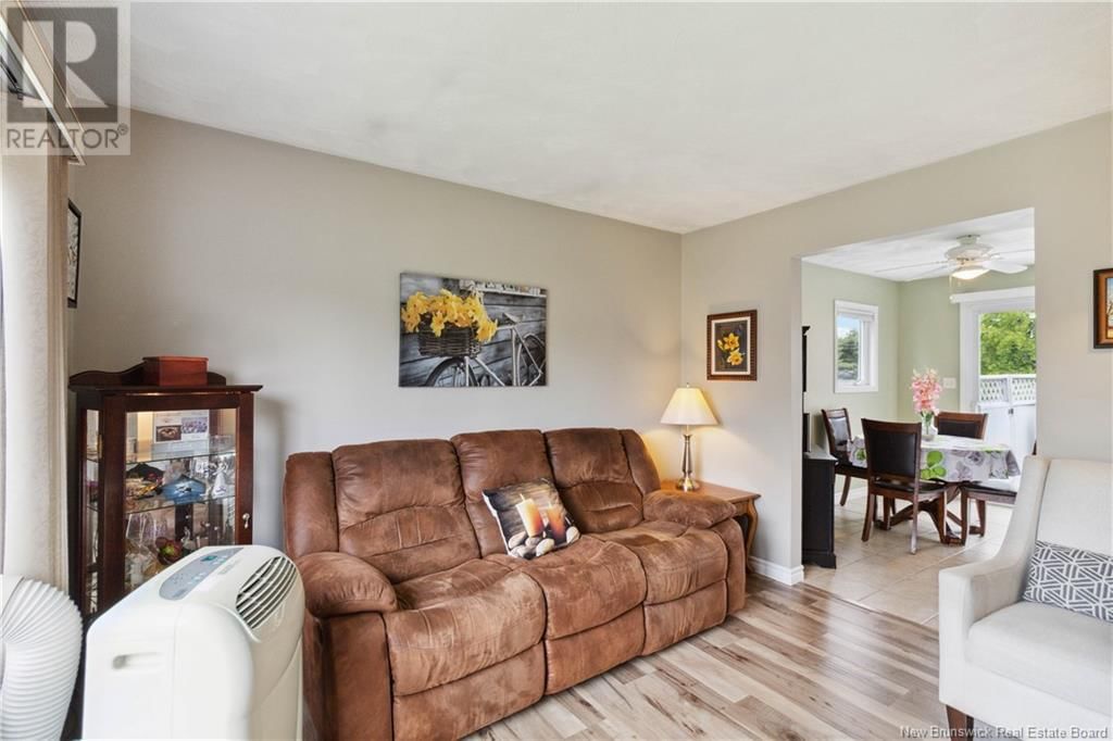 106 KNOX DRIVE Image 11